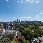 Delightful Darling Point Studio W Stunning Rooftop